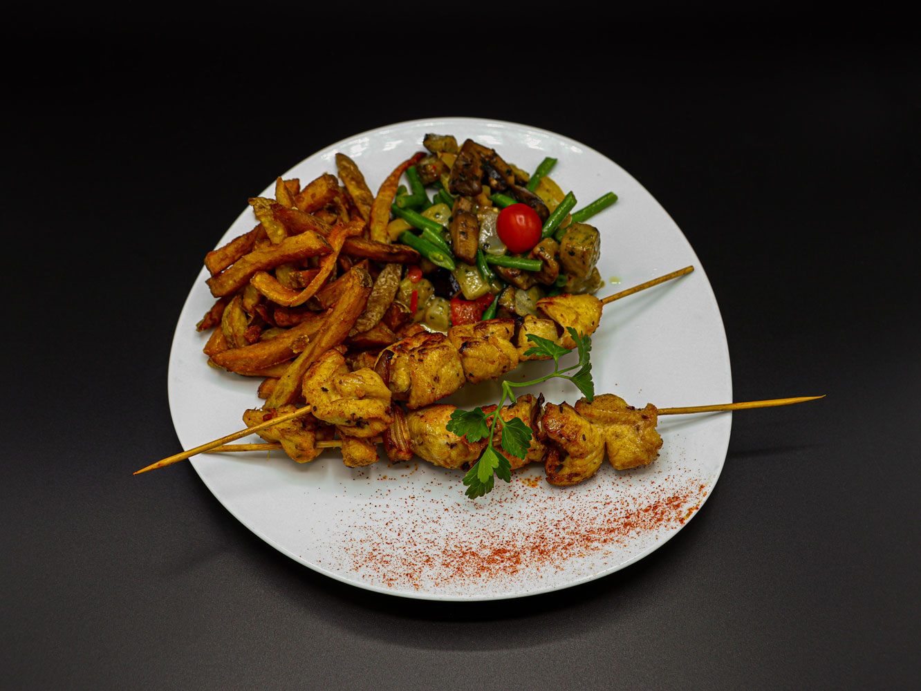 La brochette de poulet marinée